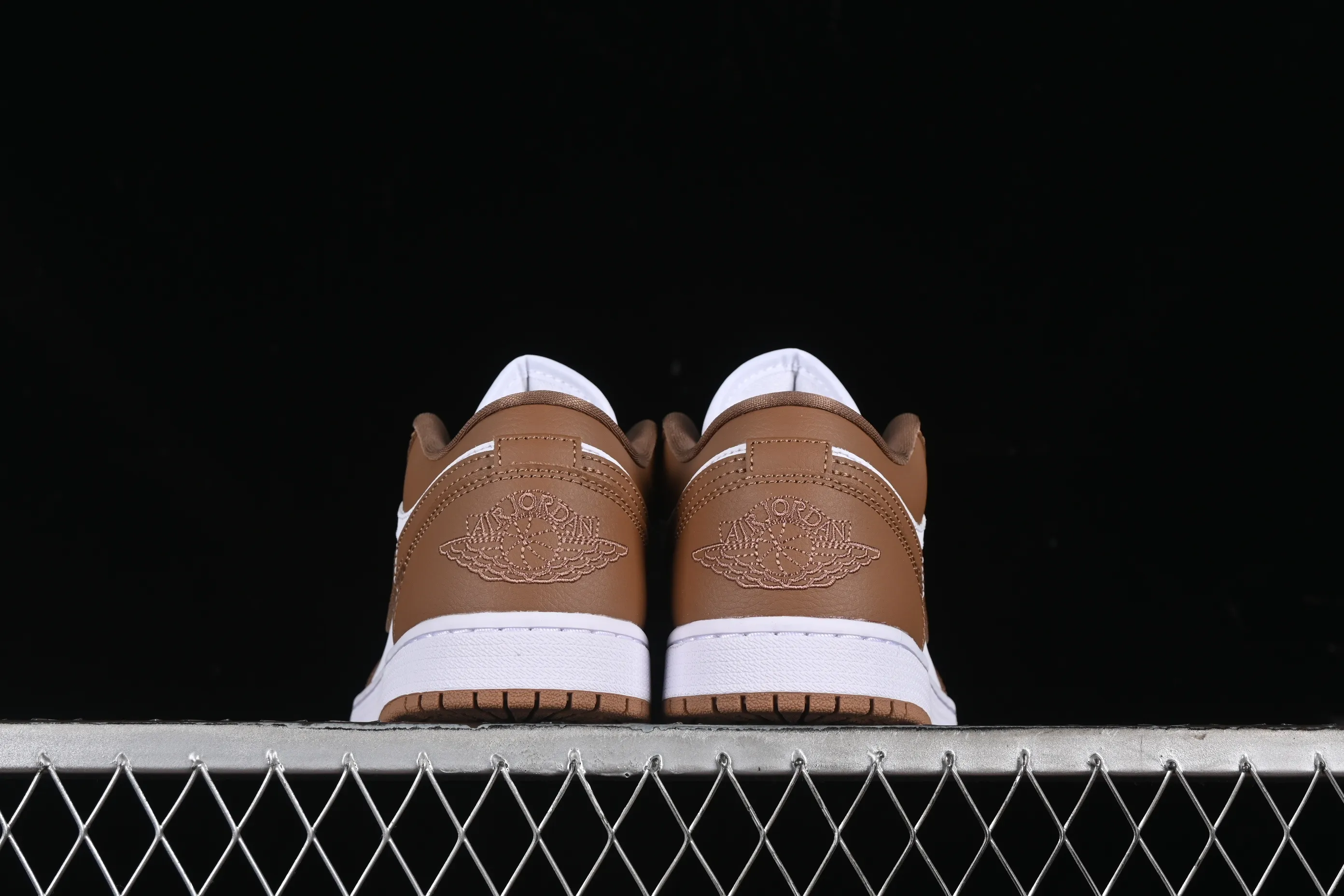 All categories Air Jordan Jordan series basketball shoes Air Jordan 1 Low G version pure original Air Jordan 1 Low AJ1 Joe 1 white brown low-top cultural casual sneakers DC0774-202